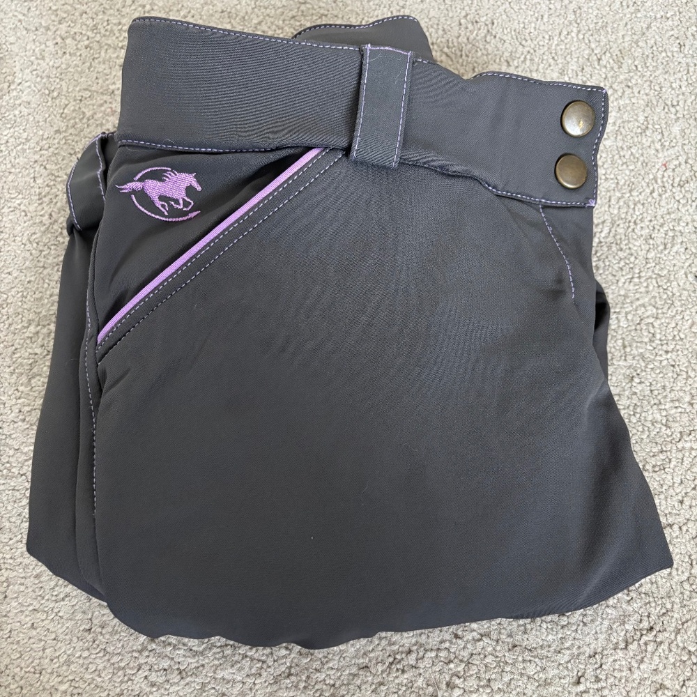 32R Piper evolution, charcoal with power purple, knee patch. Great Condition